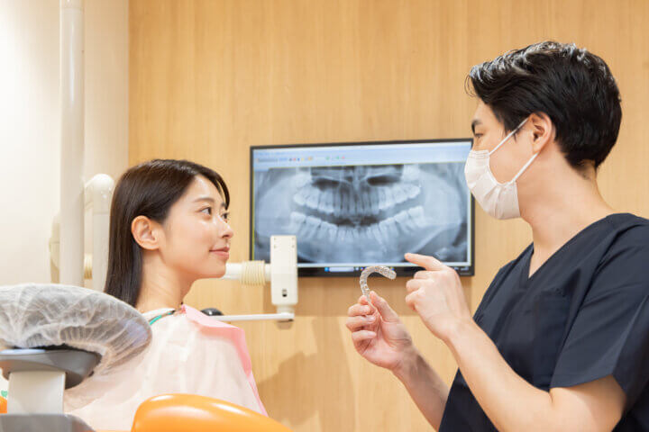 インビザラインで開咬を治療する仕組みは？