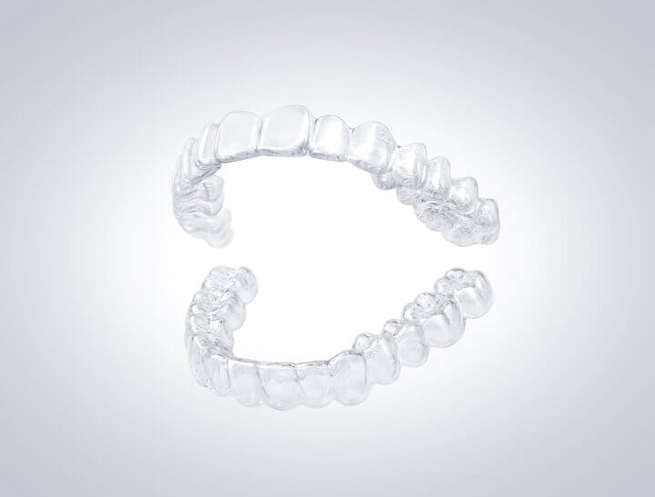 インビザラインで奥歯を後ろに動かす遠心移動とは?