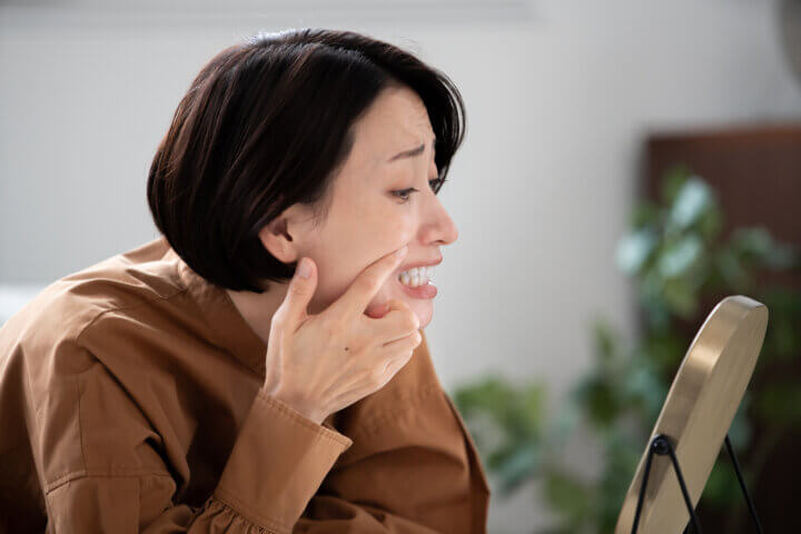 インビザラインの奥歯の浮きが許容範囲かどうかの判断基準は？