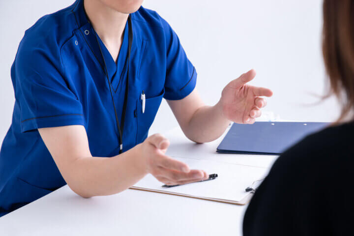 口臭が虫歯や歯周病のサインかどうかを判断する方法